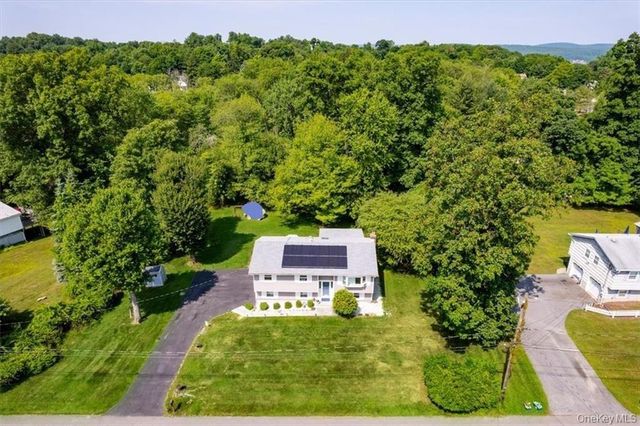 1 N Amundsen Lane, Airmont, NY 10901