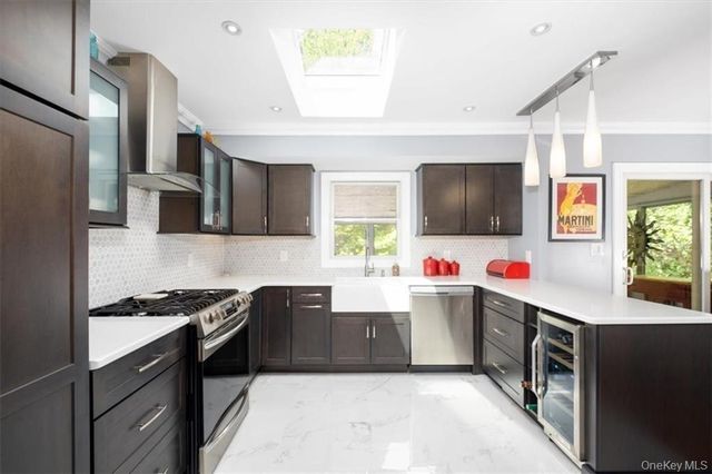 1 N Amundsen Lane, Airmont, NY 10901