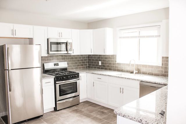 26096 Delton Street, Madison Heights, MI 48071