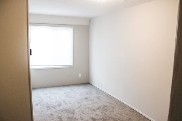 26096 Delton Street, Madison Heights, MI 48071