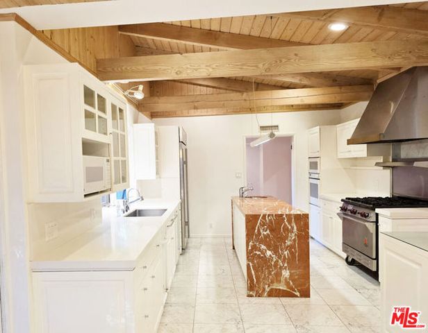 4031 Hollyline Avenue, Sherman Oaks, CA 91423