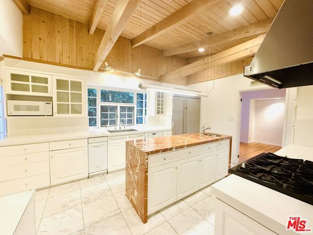 4031 Hollyline Avenue, Sherman Oaks, CA 91423