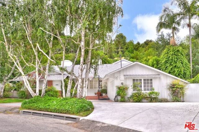 4031 Hollyline Avenue, Sherman Oaks, CA 91423