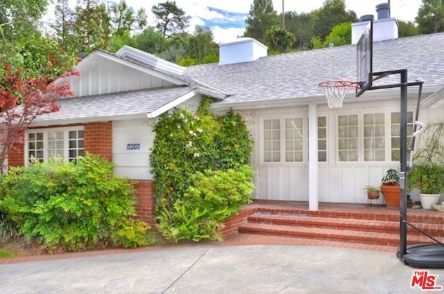 4031 Hollyline Avenue, Sherman Oaks, CA 91423