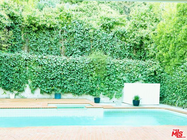 4031 Hollyline Avenue, Sherman Oaks, CA 91423