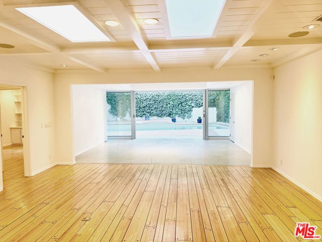 4031 Hollyline Avenue, Sherman Oaks, CA 91423