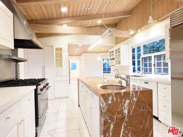 4031 Hollyline Avenue, Sherman Oaks, CA 91423