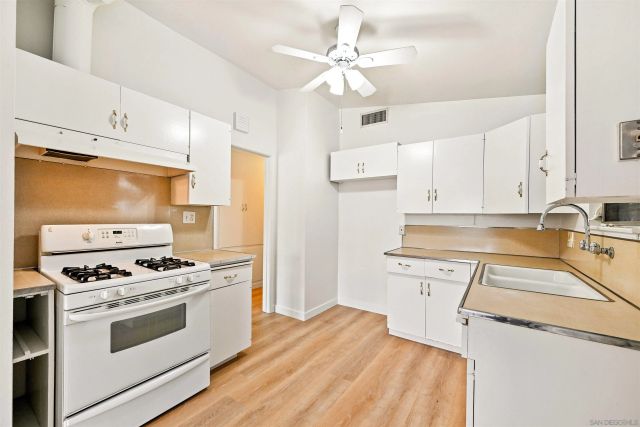 927 Gray, El Cajon, CA 92020