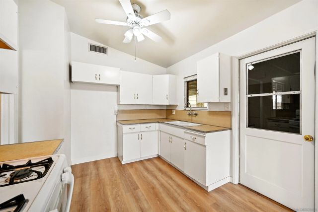 927 Gray, El Cajon, CA 92020
