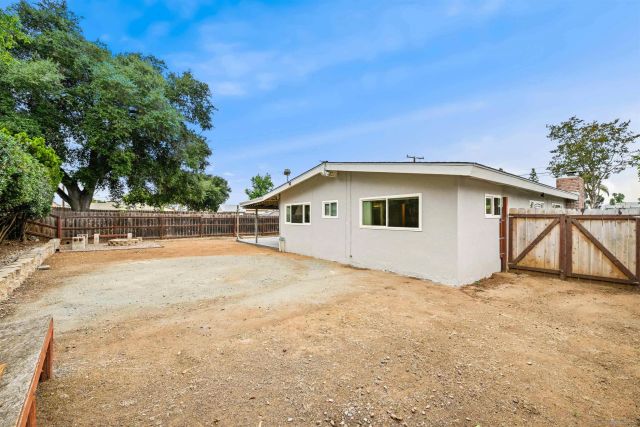 927 Gray, El Cajon, CA 92020