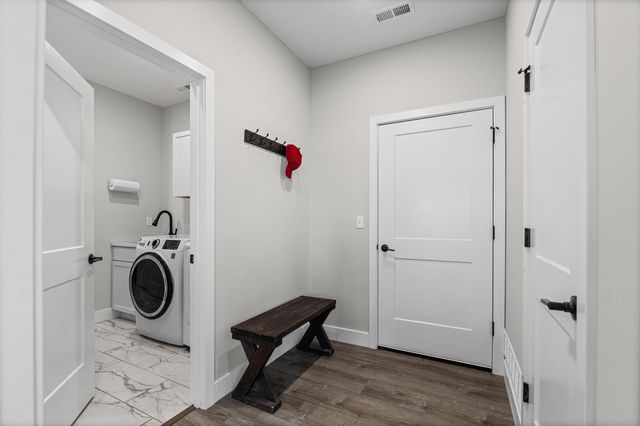 107 LISA CT, Hallsville, MO 65255