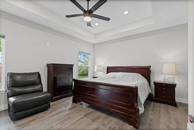 107 LISA CT, Hallsville, MO 65255