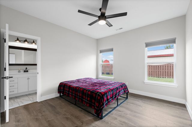 107 LISA CT, Hallsville, MO 65255