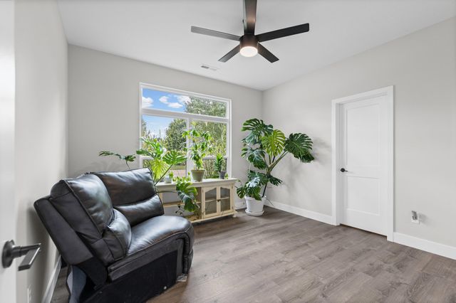 107 LISA CT, Hallsville, MO 65255