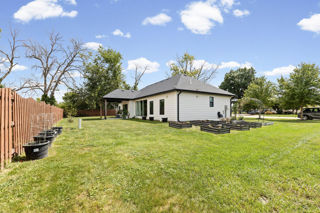 107 LISA CT, Hallsville, MO 65255