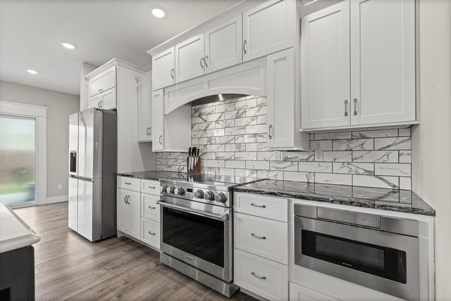 107 LISA CT, Hallsville, MO 65255