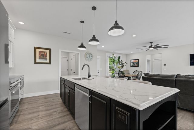 107 LISA CT, Hallsville, MO 65255