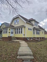 3003 S 15th STREET, Milwaukee, WI 53215