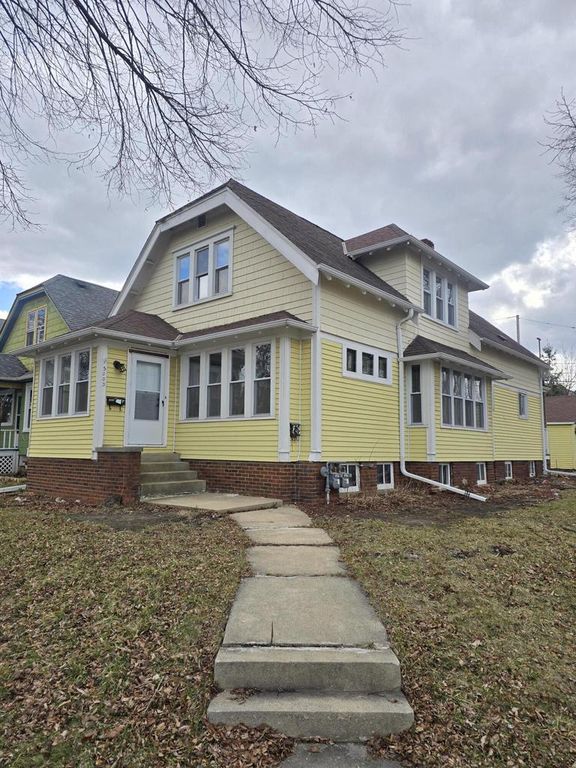3003 S 15th STREET, Milwaukee, WI 53215