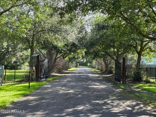 201 Oak Side Alley, Lafayette, LA 70508