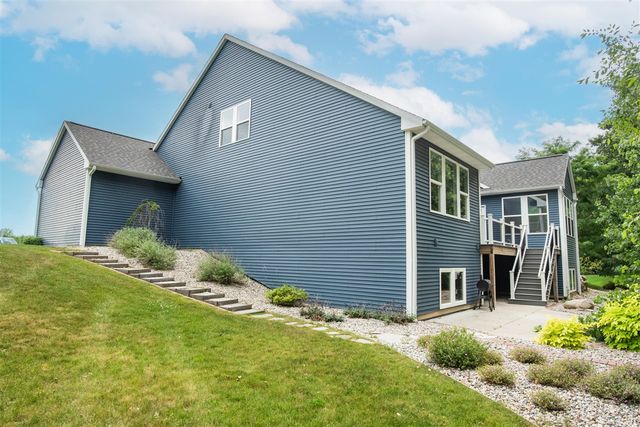 4030 Hollow Wood Dr, Portage, MI 49024