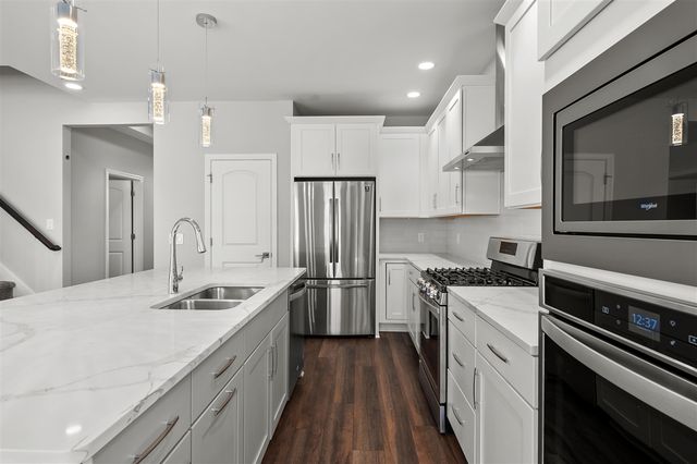 4030 Hollow Wood Dr, Portage, MI 49024