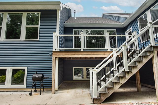 4030 Hollow Wood Dr, Portage, MI 49024