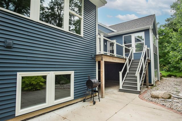 4030 Hollow Wood Dr, Portage, MI 49024