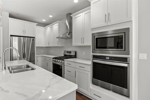 4030 Hollow Wood Dr, Portage, MI 49024