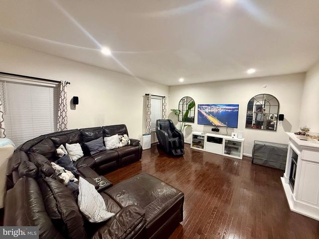 1168 LYNCH CIR, Warminster, PA 18974