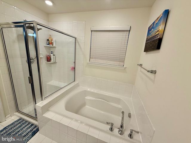 1168 LYNCH CIR, Warminster, PA 18974