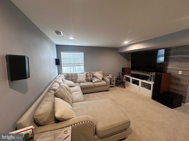 1168 LYNCH CIR, Warminster, PA 18974