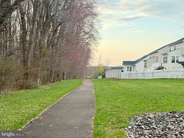 1168 LYNCH CIR, Warminster, PA 18974