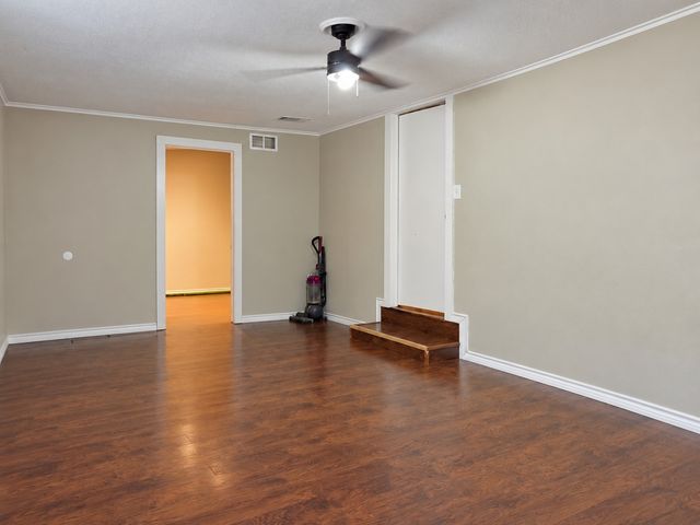 636 E Columbia Drive, Azle, TX 76020