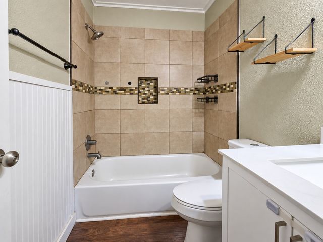 636 E Columbia Drive, Azle, TX 76020
