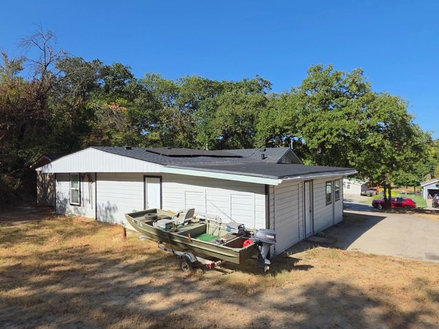 636 E Columbia Drive, Azle, TX 76020
