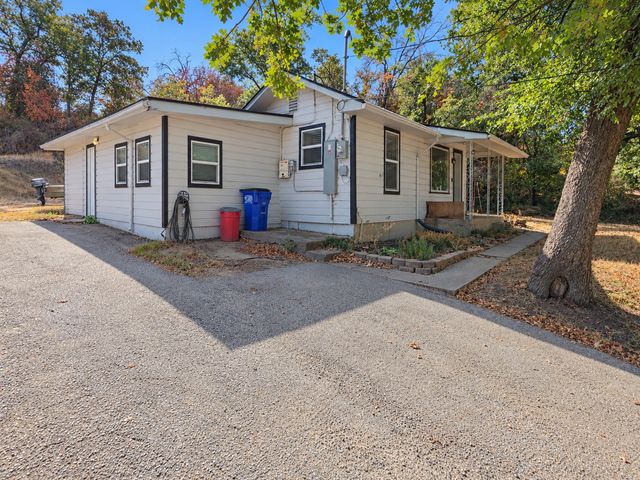 636 E Columbia Drive, Azle, TX 76020