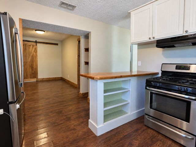 636 E Columbia Drive, Azle, TX 76020