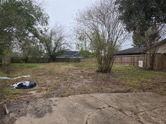 7111 Towerview Lane, Houston, TX 77489