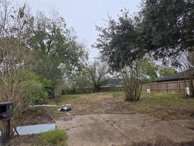 7111 Towerview Lane, Houston, TX 77489