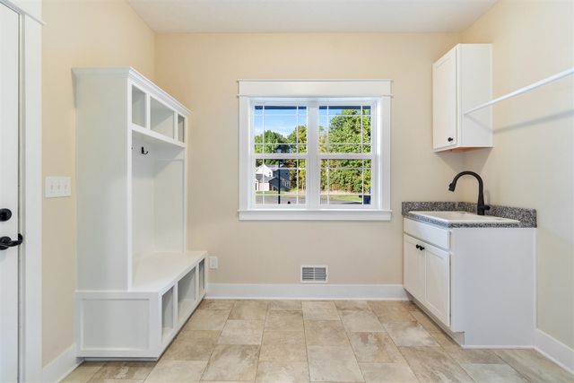 46 Coronado Drive, Jackson, MI 49201