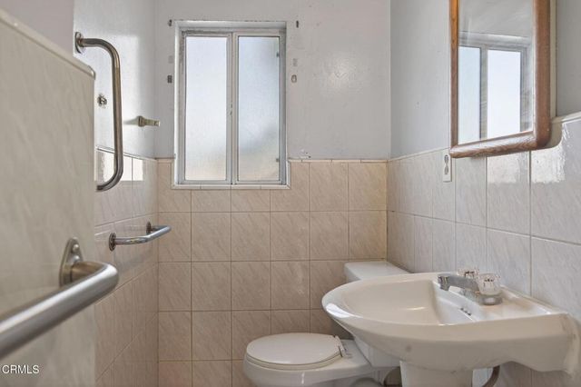 236 E Poplar Street, Oxnard, CA 93033