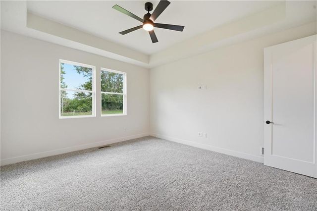 1810 Halls Creek Avenue, Raymore, MO 64083