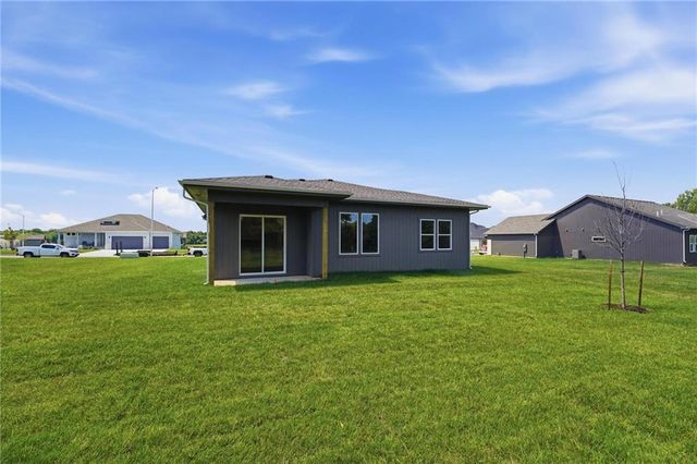 1810 Halls Creek Avenue, Raymore, MO 64083