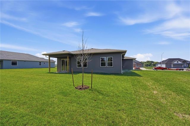 1810 Halls Creek Avenue, Raymore, MO 64083