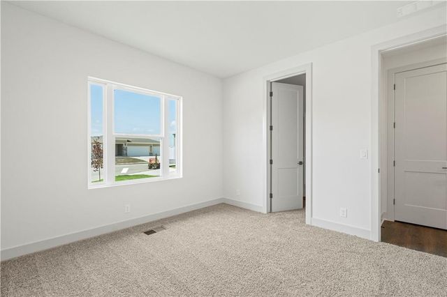 1810 Halls Creek Avenue, Raymore, MO 64083