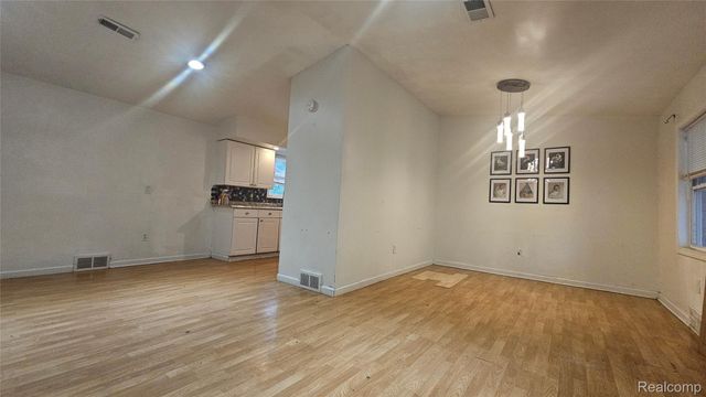 632 Victoria Avenue, Flint, MI 48507