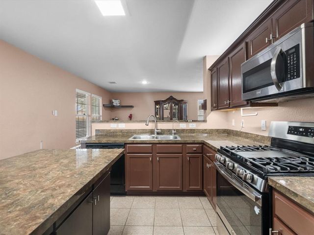 7914 Cypress Edge Drive, Cypress, TX 77433