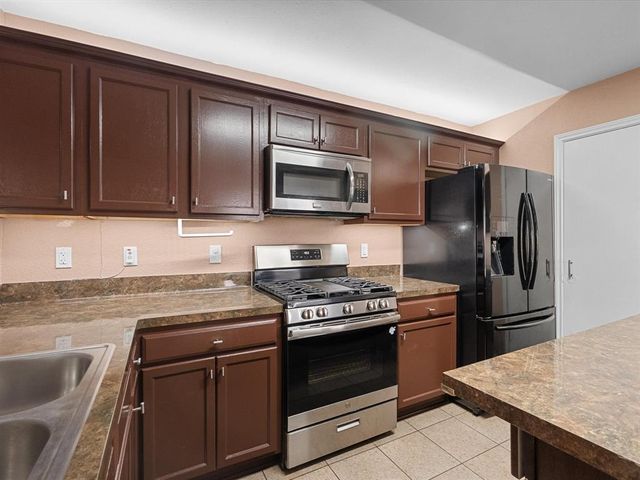 7914 Cypress Edge Drive, Cypress, TX 77433