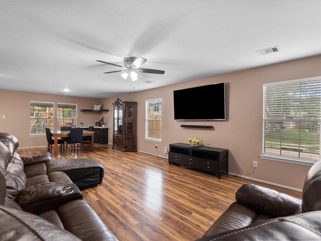 7914 Cypress Edge Drive, Cypress, TX 77433